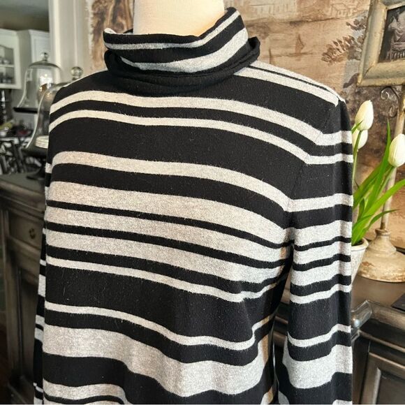 Liz Claiborne Black and White Striped Turtleneck Sweater Size Lg - Picture 4 of 7